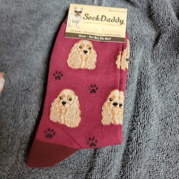 🛒🛍️💥New with tags sock daddy maroon dog - Picture 1 of 1